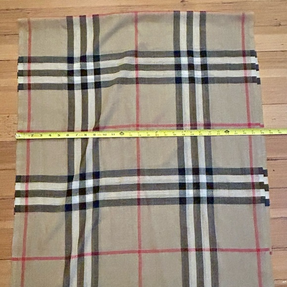 Burberry Giant Check Wool Silk Scarf. - Picture 11 of 16